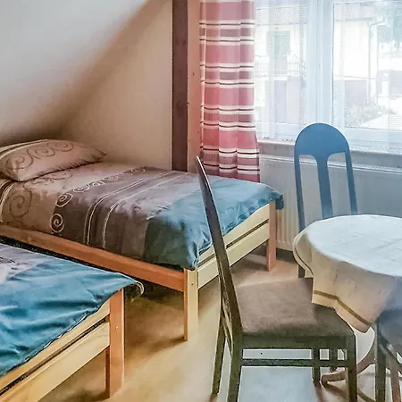 4 Bedroom Gorgeous In Holiday home *